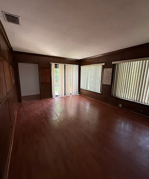 1545 Mantua Ave — Photo 50