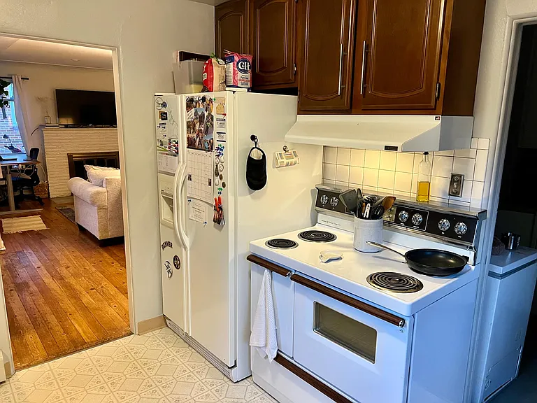 1555 S Clarkson St — Photo 11