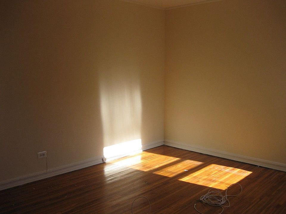 2nd image of 1420 Ocean Pkwy APT Bb
