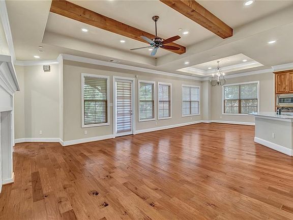 4th image of 369 Watermere Dr