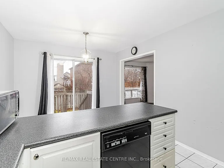 3727 Althorpe Cir — Photo 15