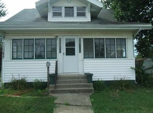 1005 E Locust St, Petersburg, IN 47567