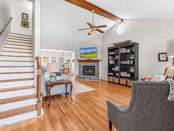 5th image of 4706 Wooded Oak Cir