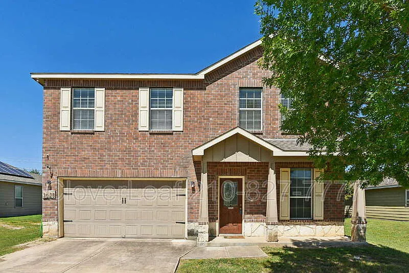 5 bed, 3.0 bath, 2580 sqft, $2,297 — Photo 2