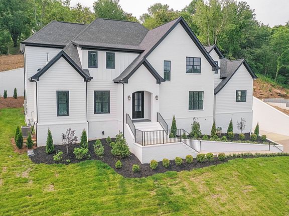 2nd image of 3004 Strickland Dr