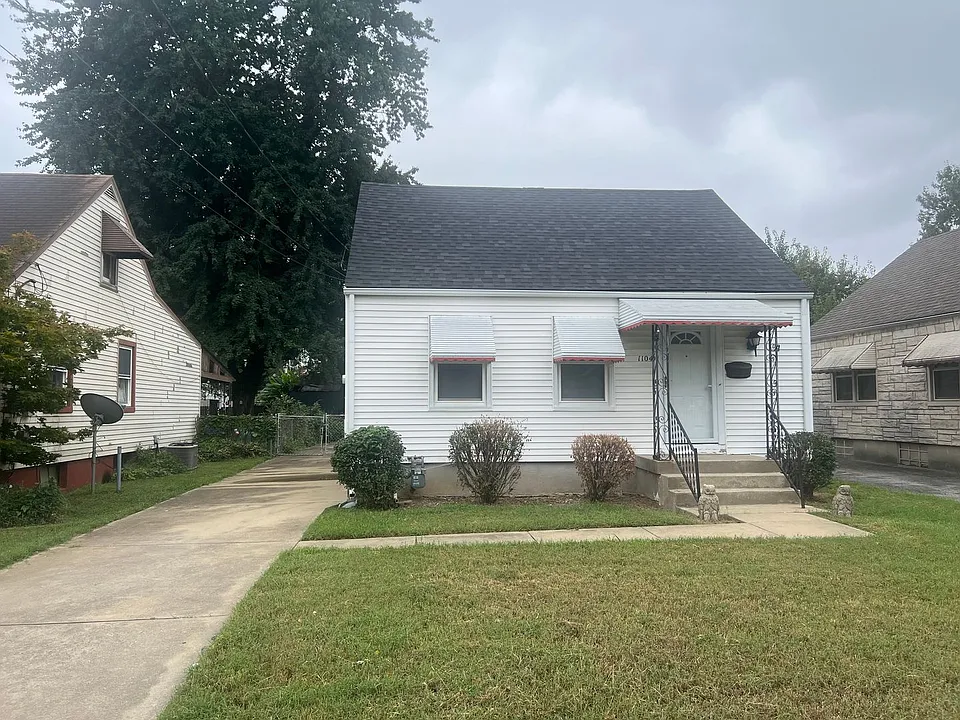 1104 Hathaway Ave