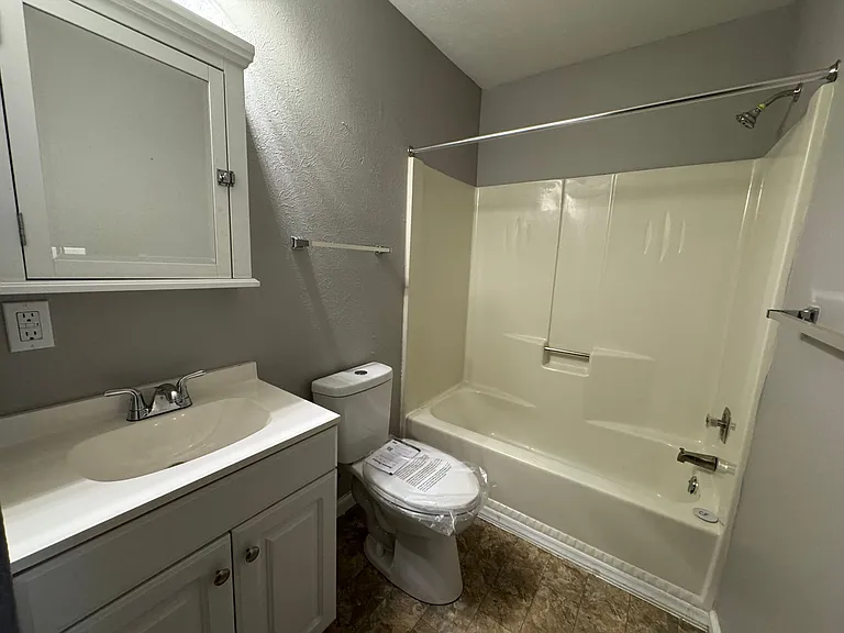 Mill Street Sylvania Apartments — Photo 10
