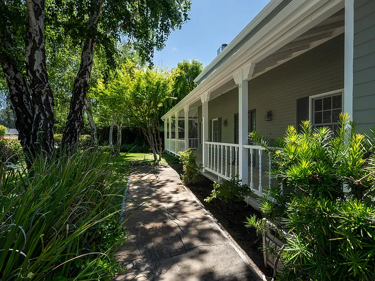 2224 Alamo Pintado Ave — Photo 2