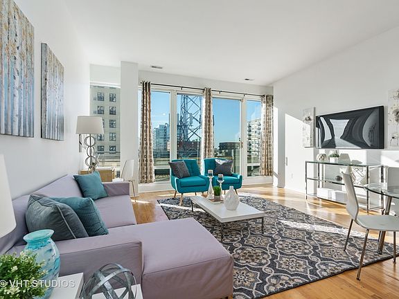 4th image of 1440 S Michigan Ave #Penthouse 9
