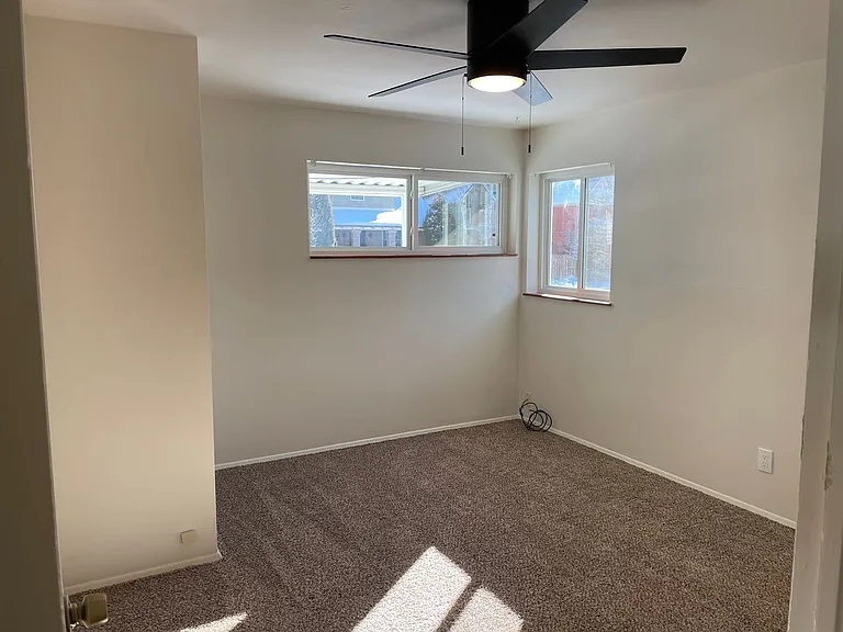 465 N Clarkson St — Photo 5