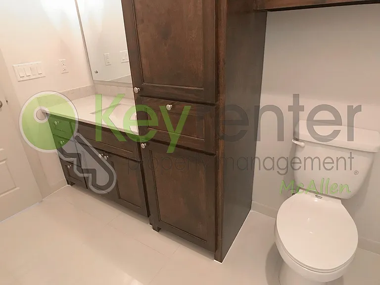 2920 N 51st St — Photo 5