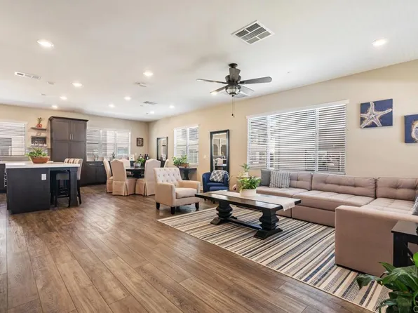 1574 Fortaleza Way Unit 26, Vista, CA 92081