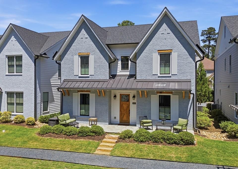 1st image of 1822 Commons Cir