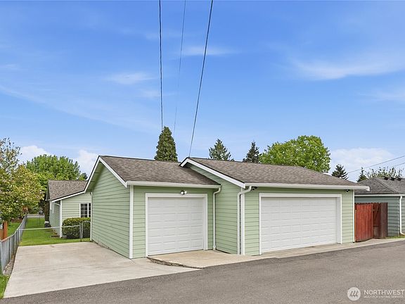 2nd image of 1620 Maple Street