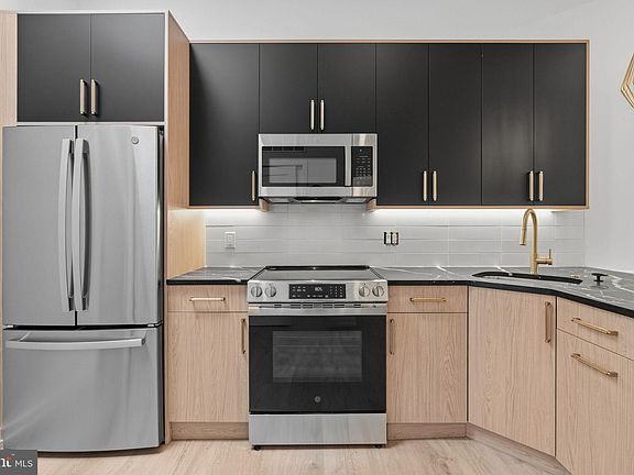 4th image of 1232 Chancellor St #2B