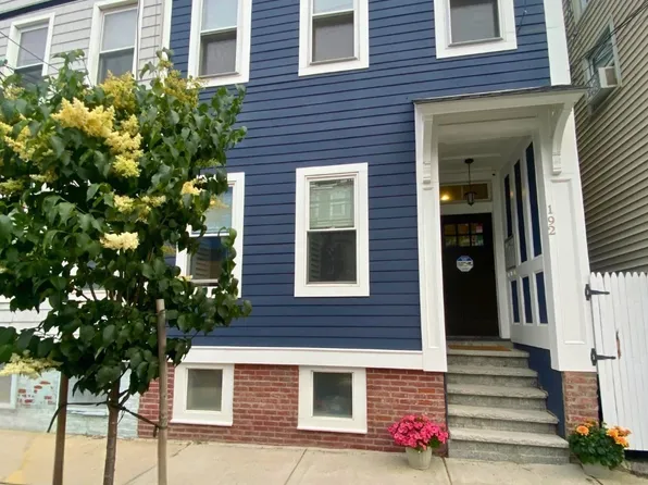 192 W 5th St #2, South Boston, MA 02127