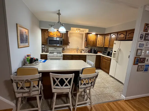 2719 Axe Factory Rd, Philadelphia, PA 19152