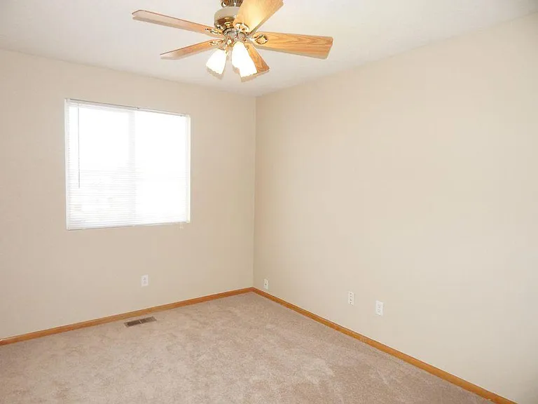 1385 Waxwing Ave — Photo 12
