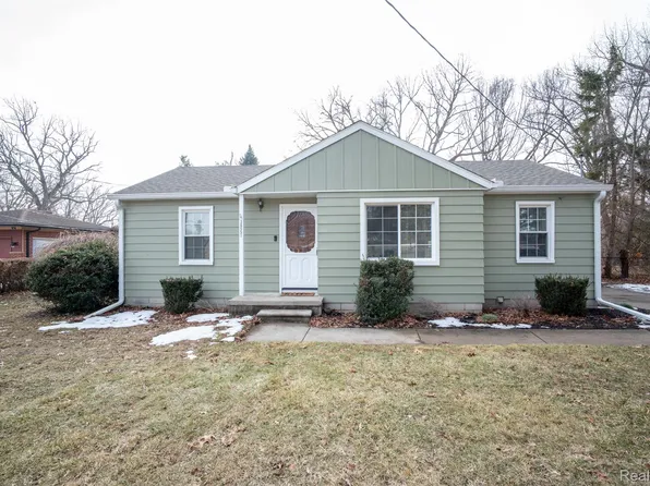 36551 Parkdale St, Livonia, MI 48150