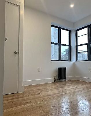 2nd image of 50 Manhattan Ave APT 3F