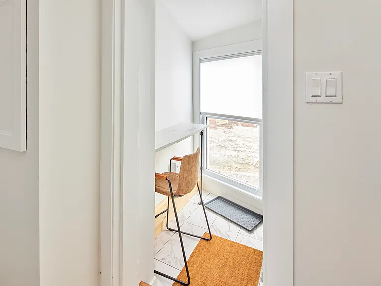 327 Catherine St #2 — Photo 9