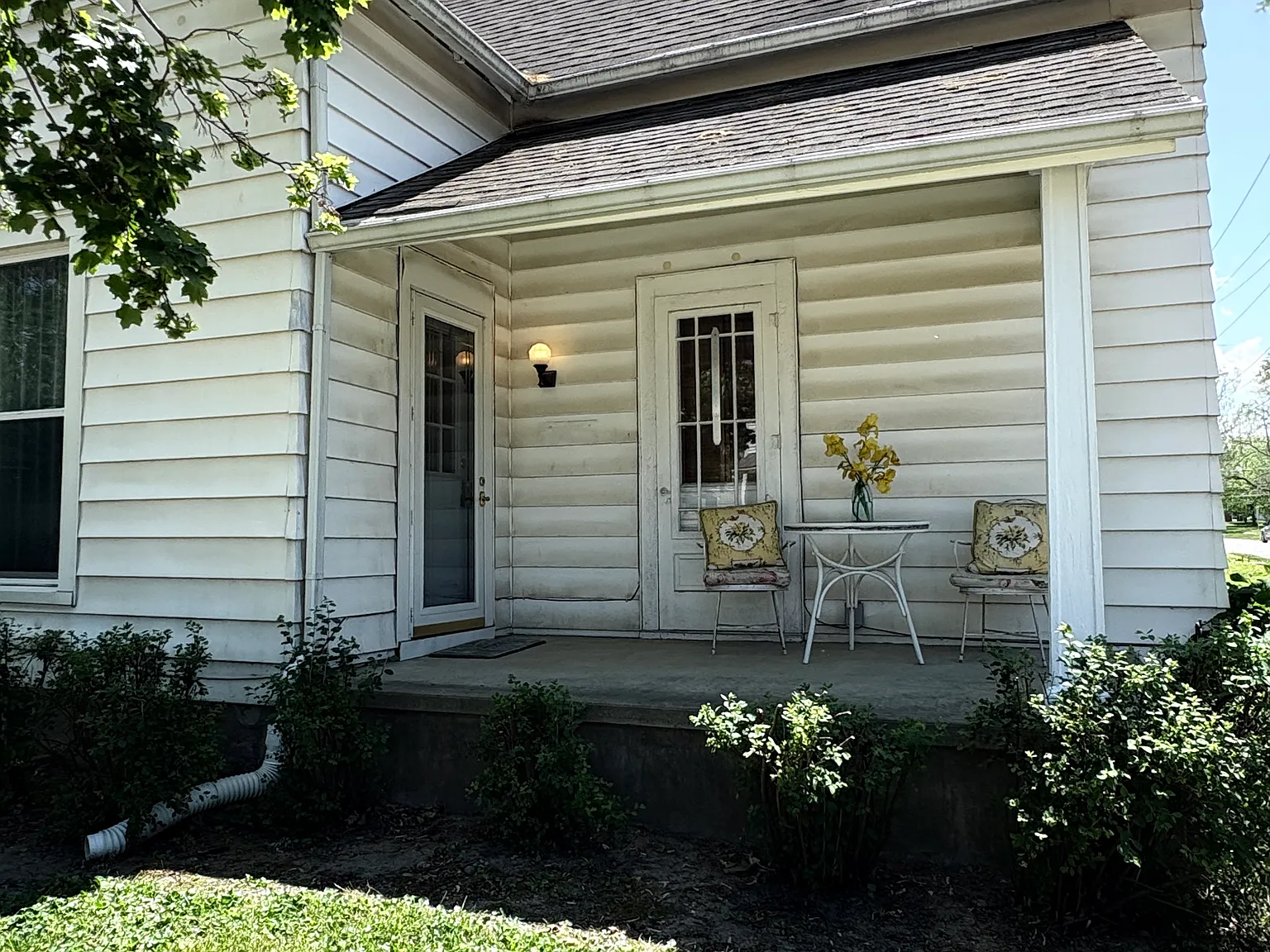 3 bed, 3000 sqft, $1,800 — Photo 2