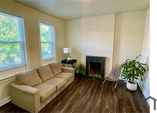 4537 S Compton Ave #1 — Photo 8