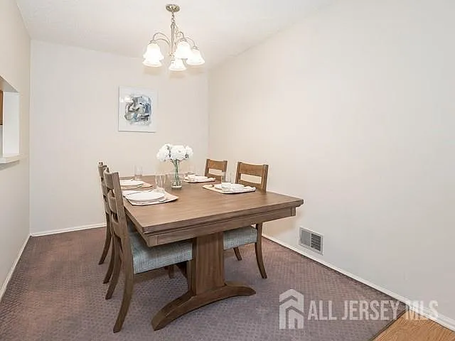 414 Lancaster Ct — Photo 4