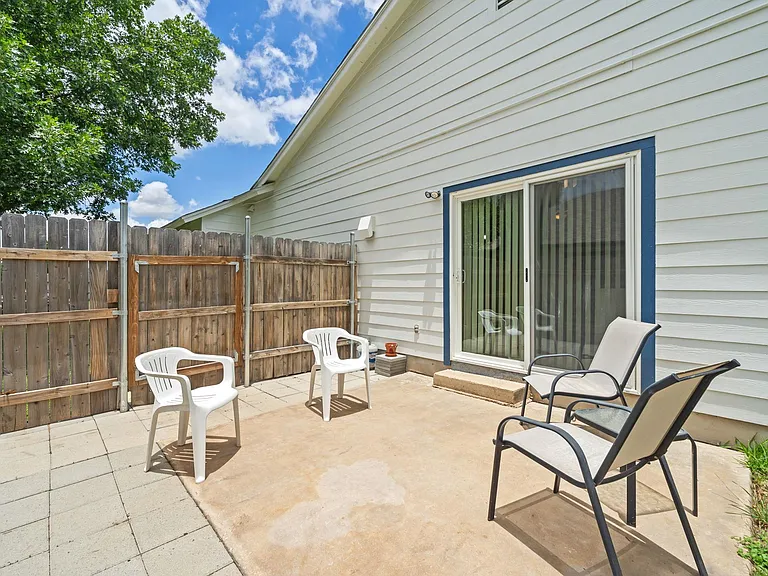 513 Texas Ave — Photo 27