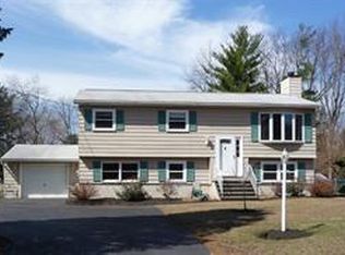 4 Grissom Dr, Clifton Park, NY 12065