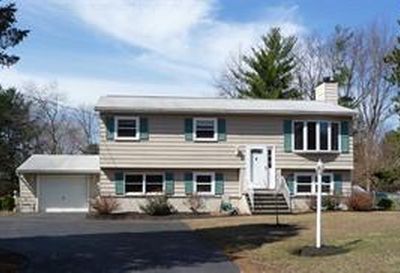 4 Grissom Dr, Clifton Park, NY, 12065