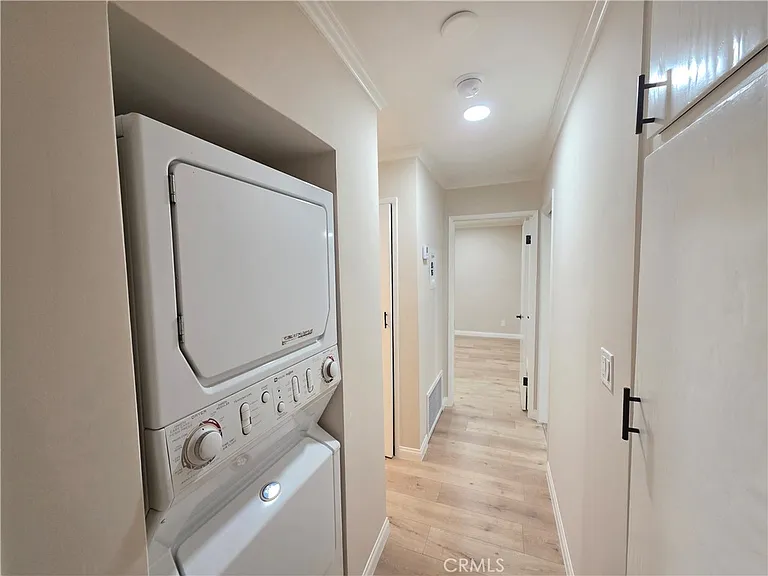 12401 Archwood St #1 — Photo 11