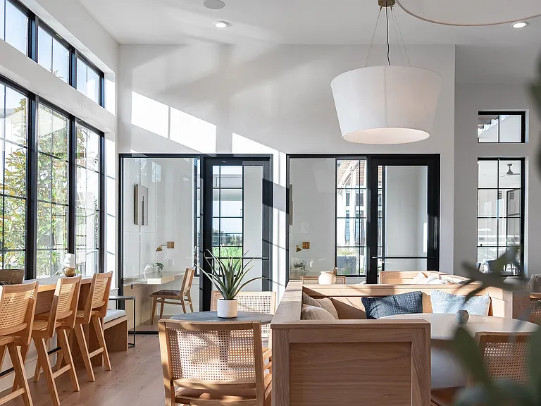 Citizen House Bergstrom — Photo 19