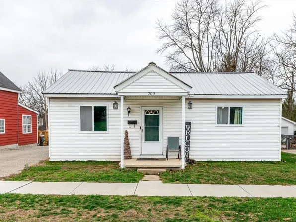 209 E Baldwin St, Blanchester, OH 45107