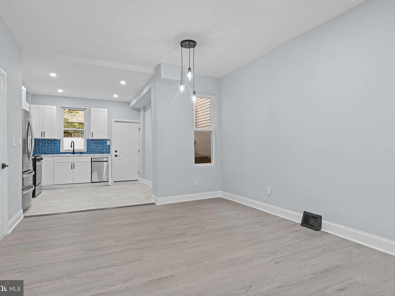 3 bed, 1.5 bath, 1620 sqft, $2,099 — Photo 4
