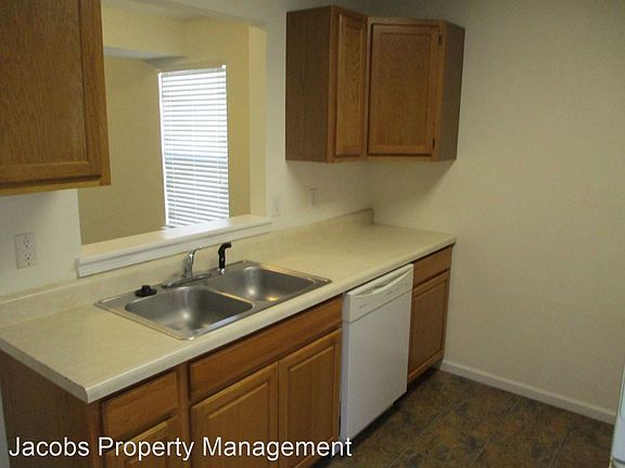 5th image of 2410 Northampton Dr