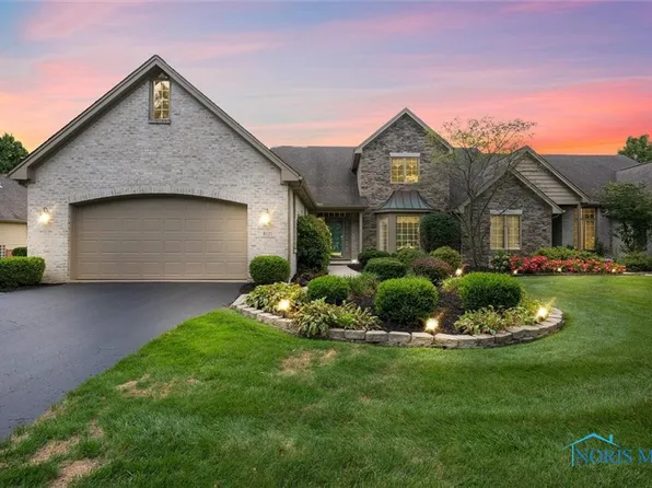 8121 English Garden Ct, Maumee, OH 43537