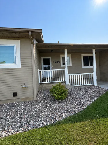 1720 Birchwood Ln Photo 1