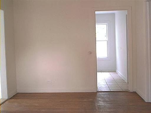 3rd image of 2025 CLOWER ST