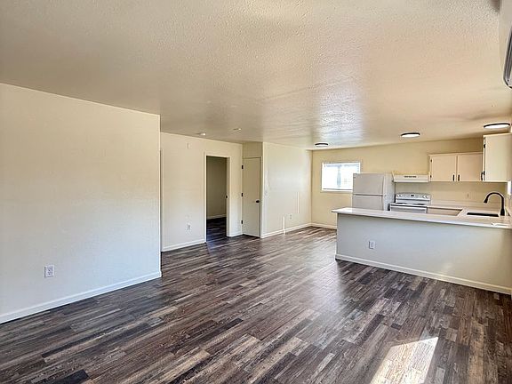 2nd image of 738 W 11th St #1