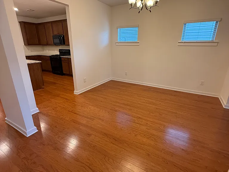 1392 Weatherbrook Cir — Photo 4