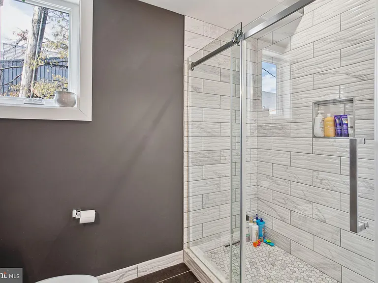 2224 Amber St #4 — Photo 31