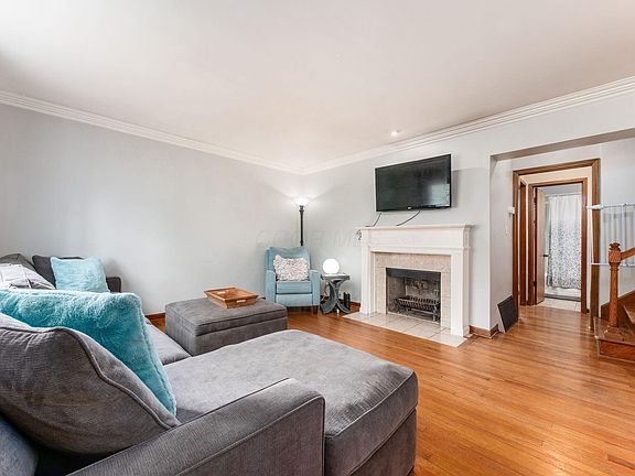 4th image of 3186 Mountview Rd