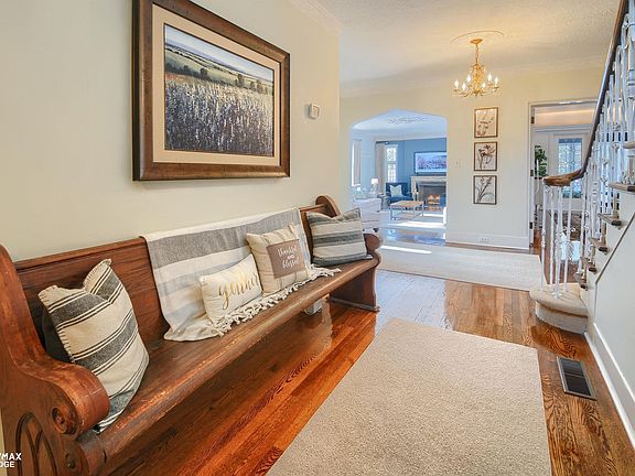 5th image of 1301 Woodlawn Park Dr