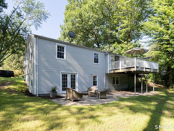 4th image of 33 Carver Circle