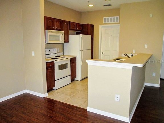 3rd image of 2532 Grand Central Pkwy APT 19