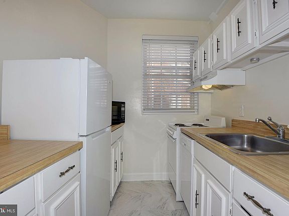 5th image of 3051 Idaho Ave NW APT 311