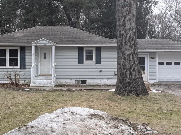 423 E Alice St, Whitehall, MI 49461