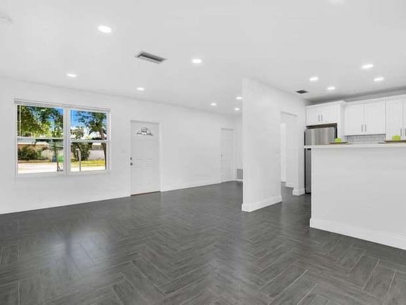 3rd image of 8401 NW 26th Pl