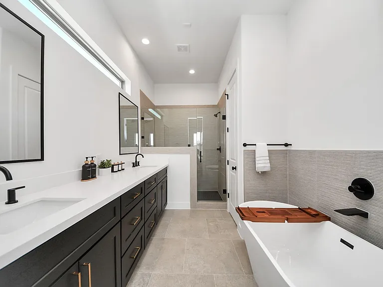 2524 Live Oak St — Photo 43